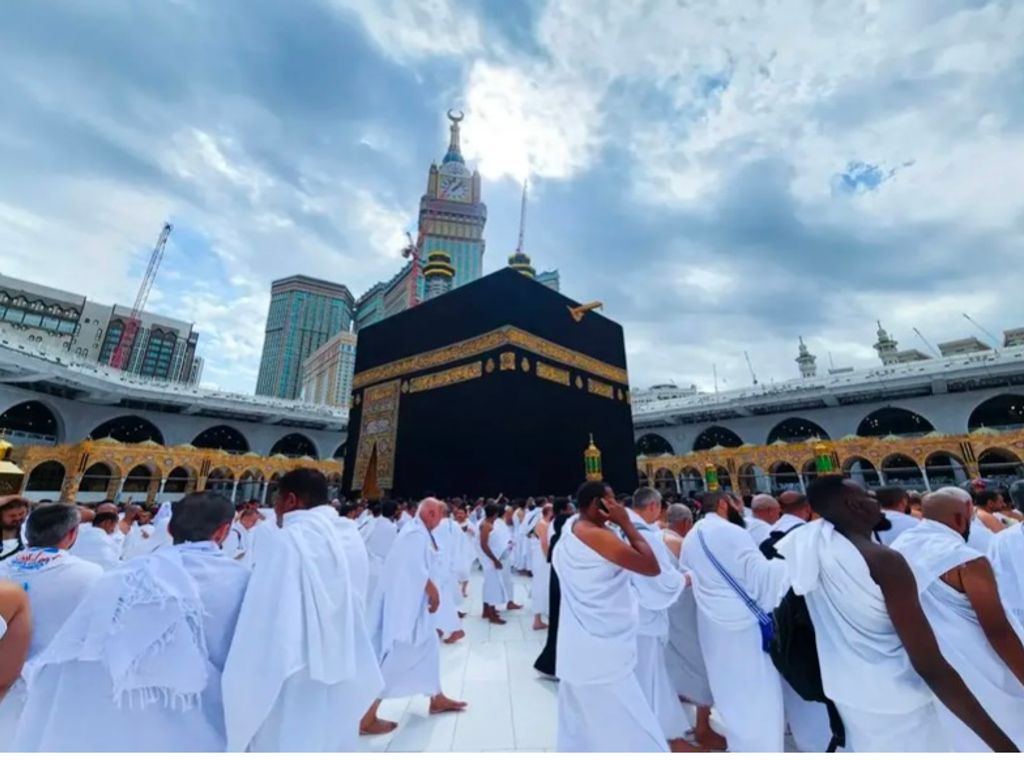 Madina residents shocked as woman declared dead during Hajj returns home alive