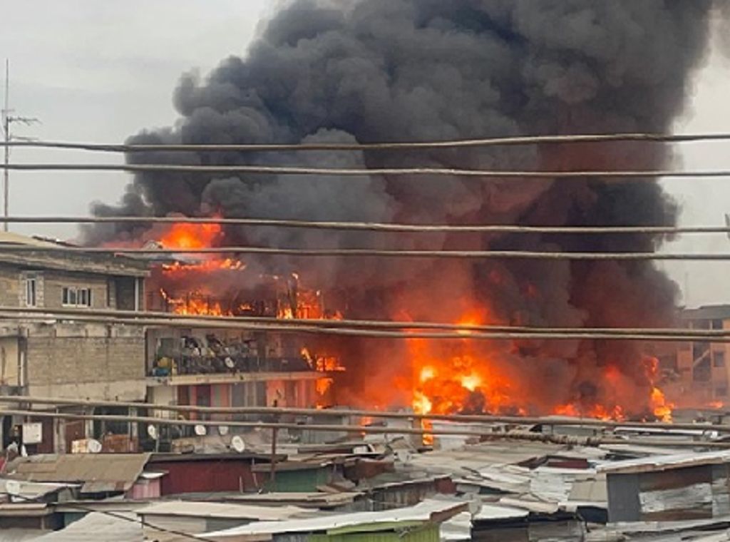 Kejetia shops on fire