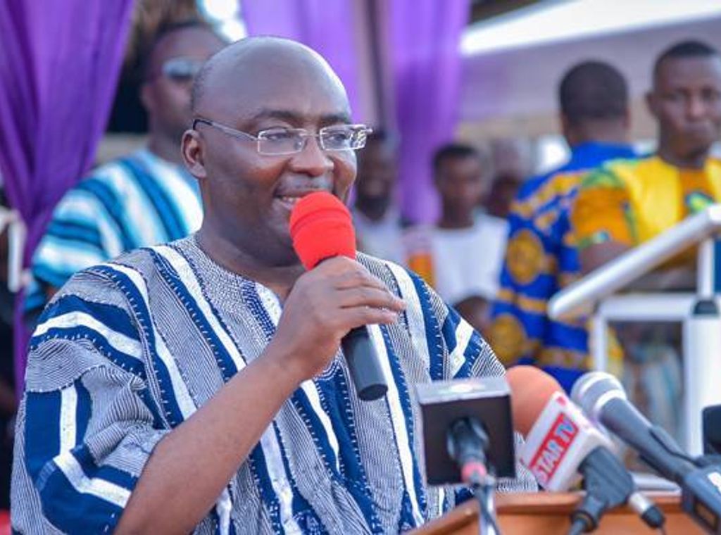 Adum Fire: Dr. Bawumia donates GH¢200K, 1000 bags of cement to support market rebuilding