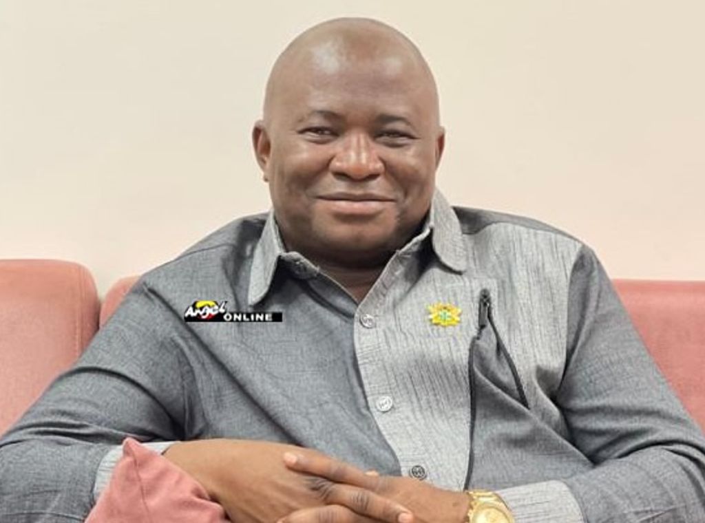 Media urged to focus on social issues over politics