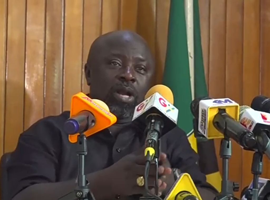 Kumasi Mayor threatens to lash traders 