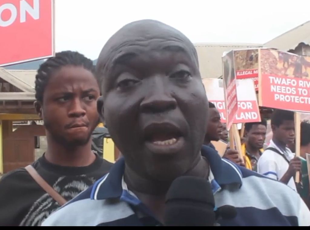 E/R: Akyem Asiakwa citizens protest against illegal mining 