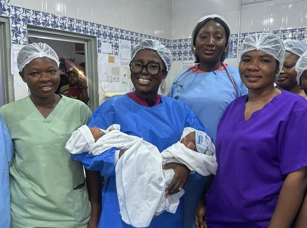 Diana Hamilton marks her twins’ 15th birthday with charity at Maamobi Hospital