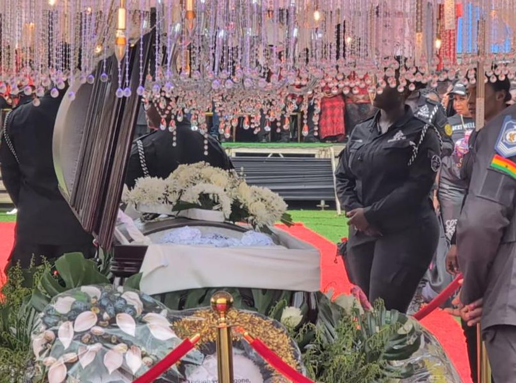 Daddy Lumba laid to rest amid emotional farewell