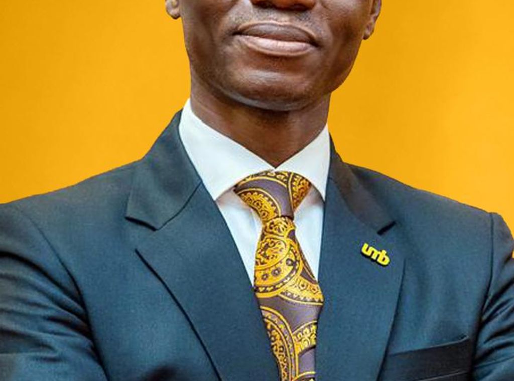UMB CEO Dr Philip Oti-Mensah honoured with Lifetime Alumni Achievement Award at 40 Under 40 Awards