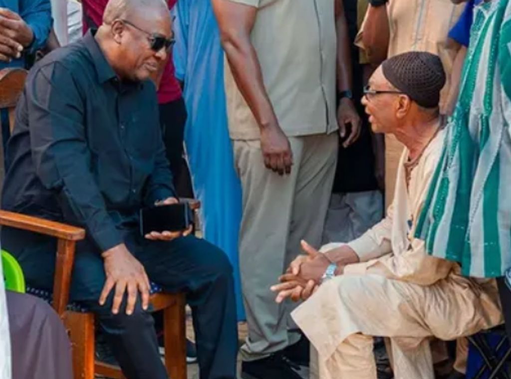 President Mahama mourns with family of Aljani Asoma Banda