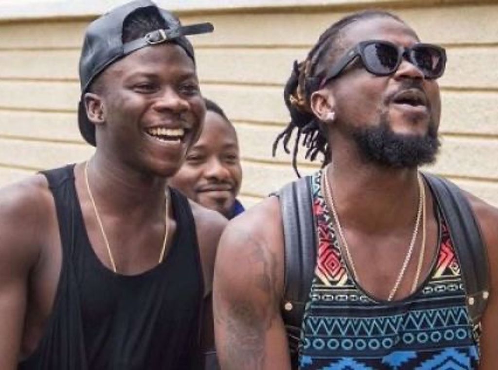 “He’s my big brother” – Stonebwoy melts hearts with surprise tribute to samini on live TV
