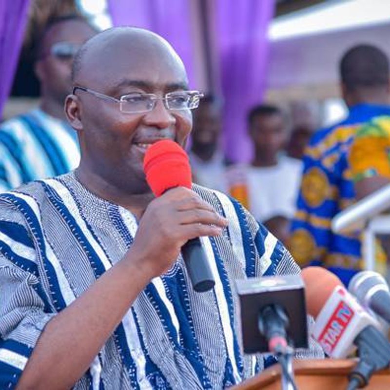 Adum Fire: Dr. Bawumia donates GH¢200K, 1000 bags of cement to support market rebuilding
