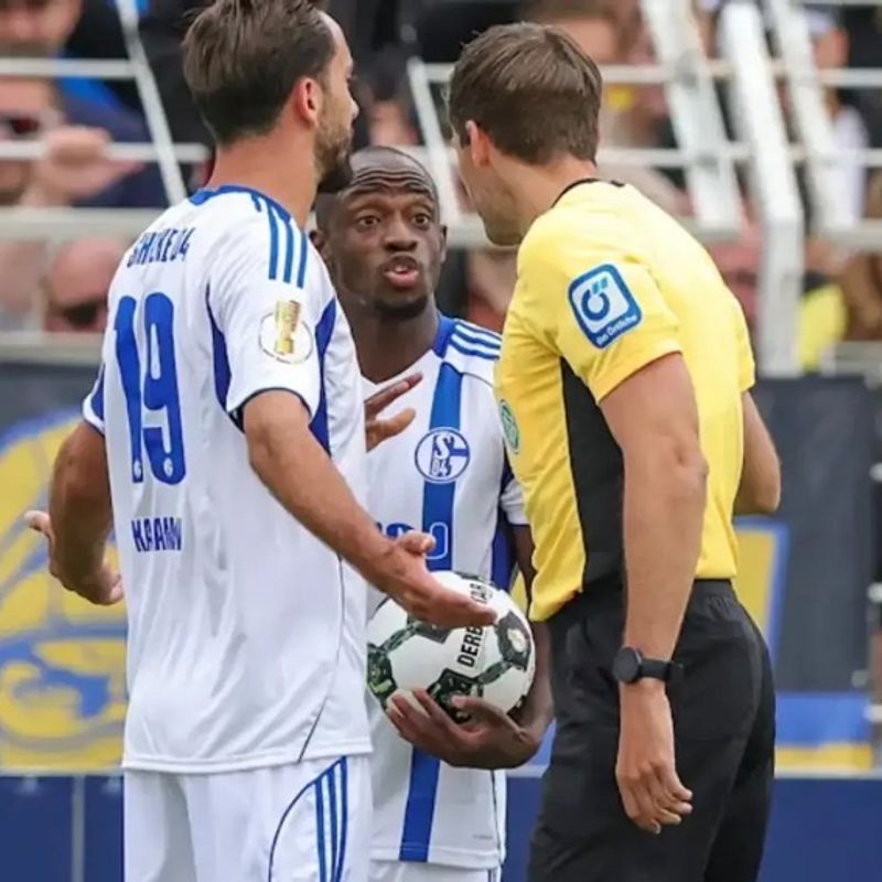 Schalke's Antwi-Adjei racially abused in DFB-Pokal tie