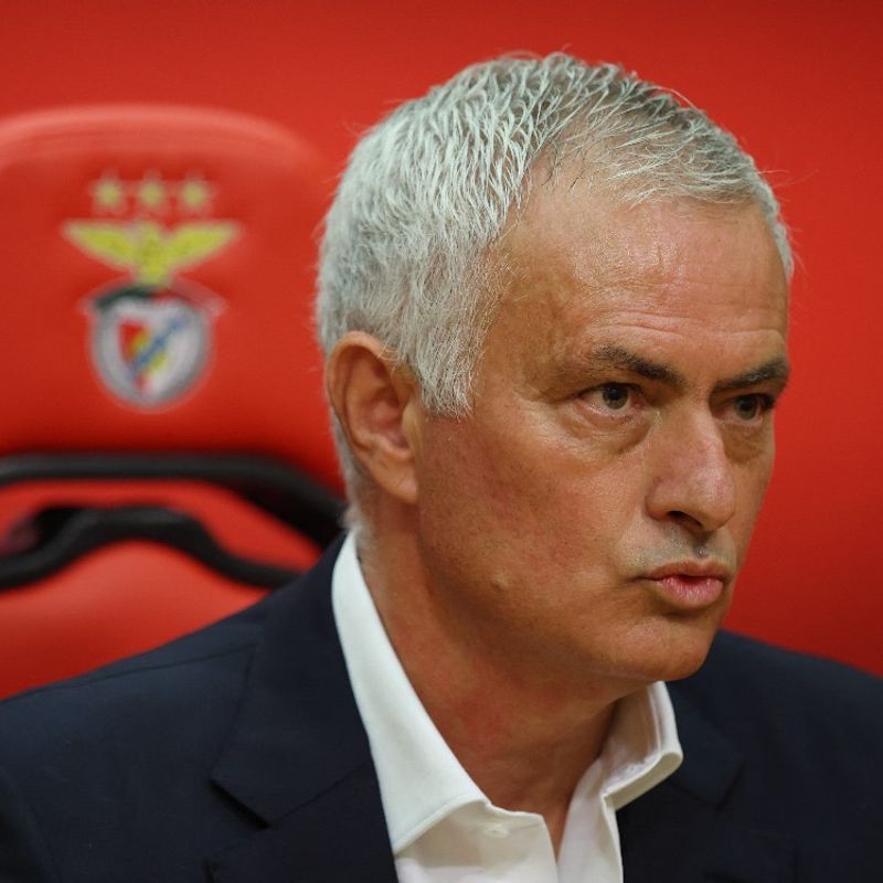 Jose Mourinho returns to SL Benfica as head coach