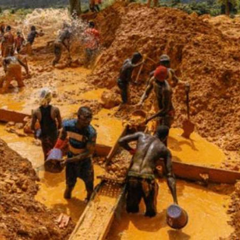 A/R: 5 killed, 8 rescued in collapse of illegal mining pit