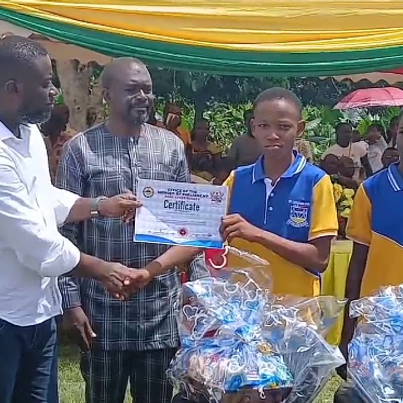 MP supports fresh SHS students in Kade constituency