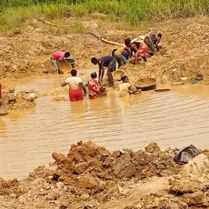 Ministry of Lands revokes licences of 278 small-scale mines