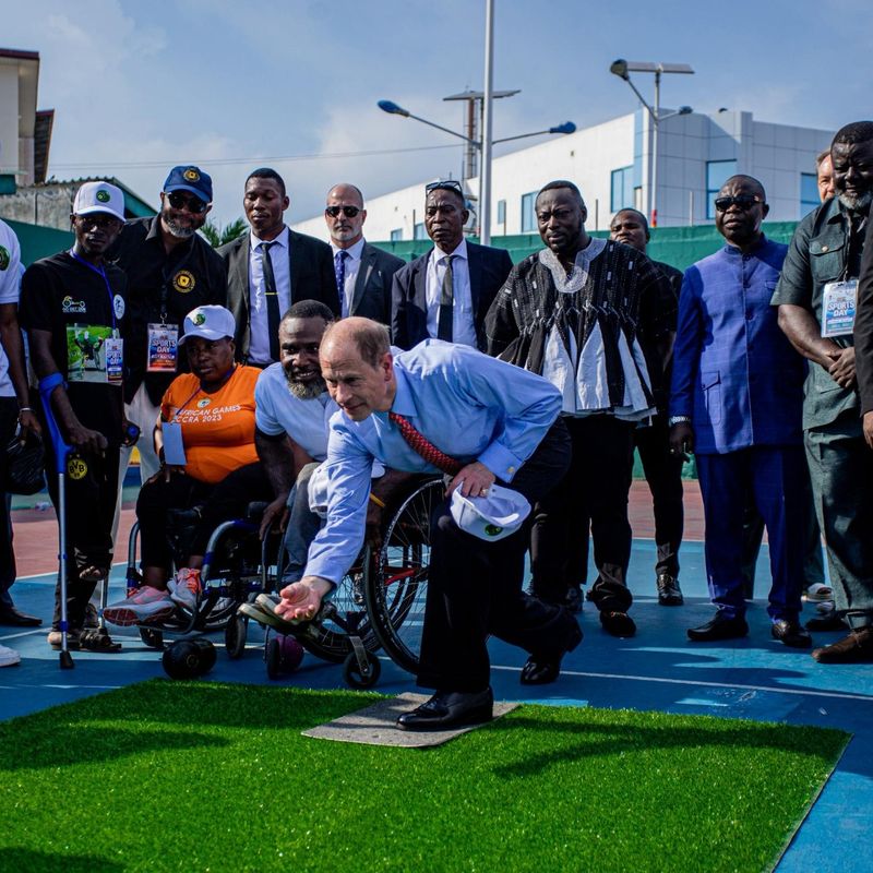 Duke of Edinburgh bowls over fans in Accra