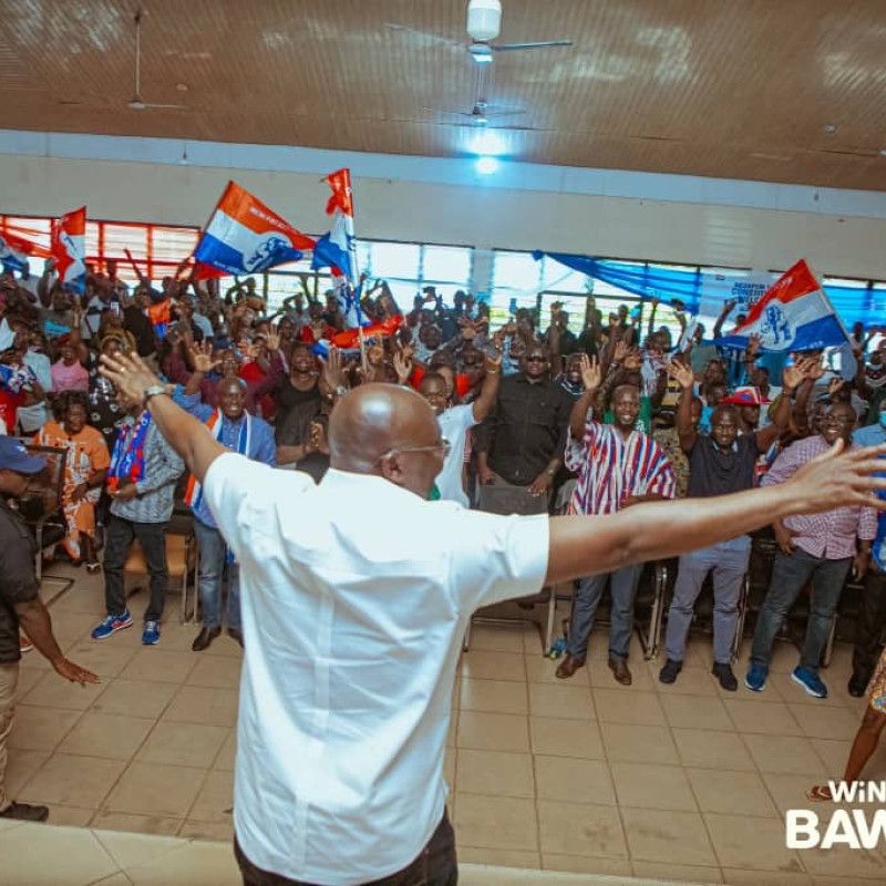 Dr. Bawumia receives warm welcome in Walewale during campaign tour