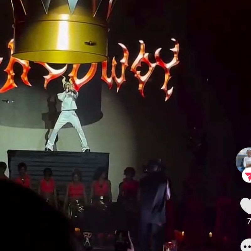 Stonebwoy delivers electrifying performance at Bhim Concert with grand royal entrance