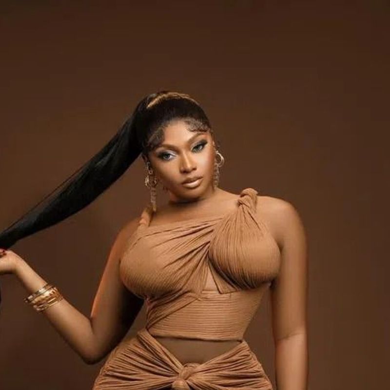 Sefa urges DJs and media personalities to respect female artistes 